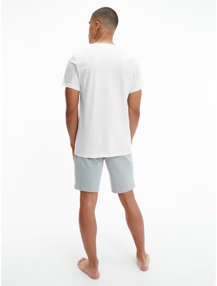 Paquete De 3 Camisetas Blancas Cuello V