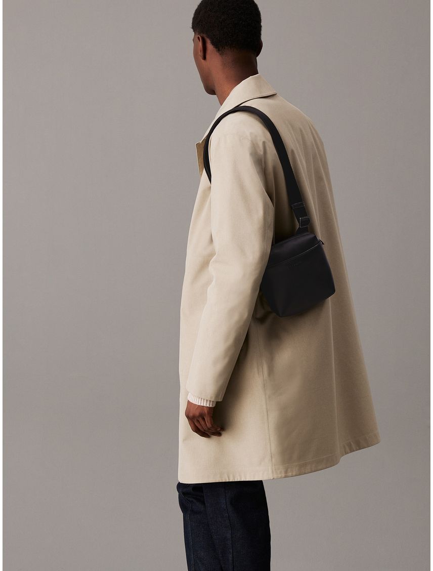 Bolso negro reporter cuadrado