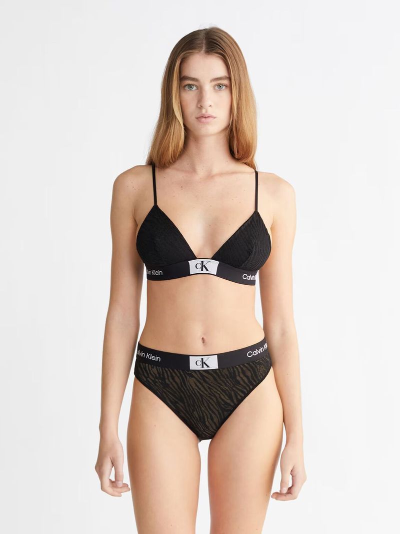 bralette-triangular-negro-de-encaje-ck-1996