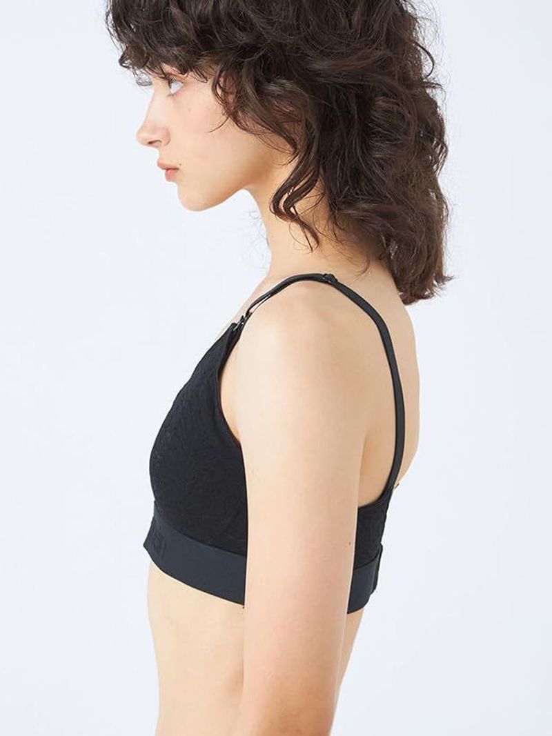 bralette-negro-triangular-con-broche-delantero