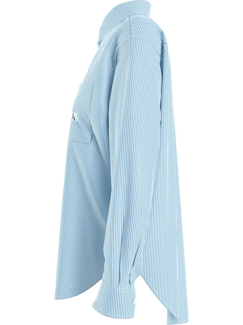camisa-azul-relaxed-de-rayas-con-bolsillo-para-mujer