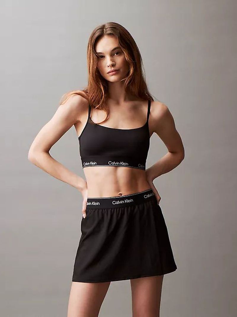 falda-negra-deportiva-2-en-1-para-mujer