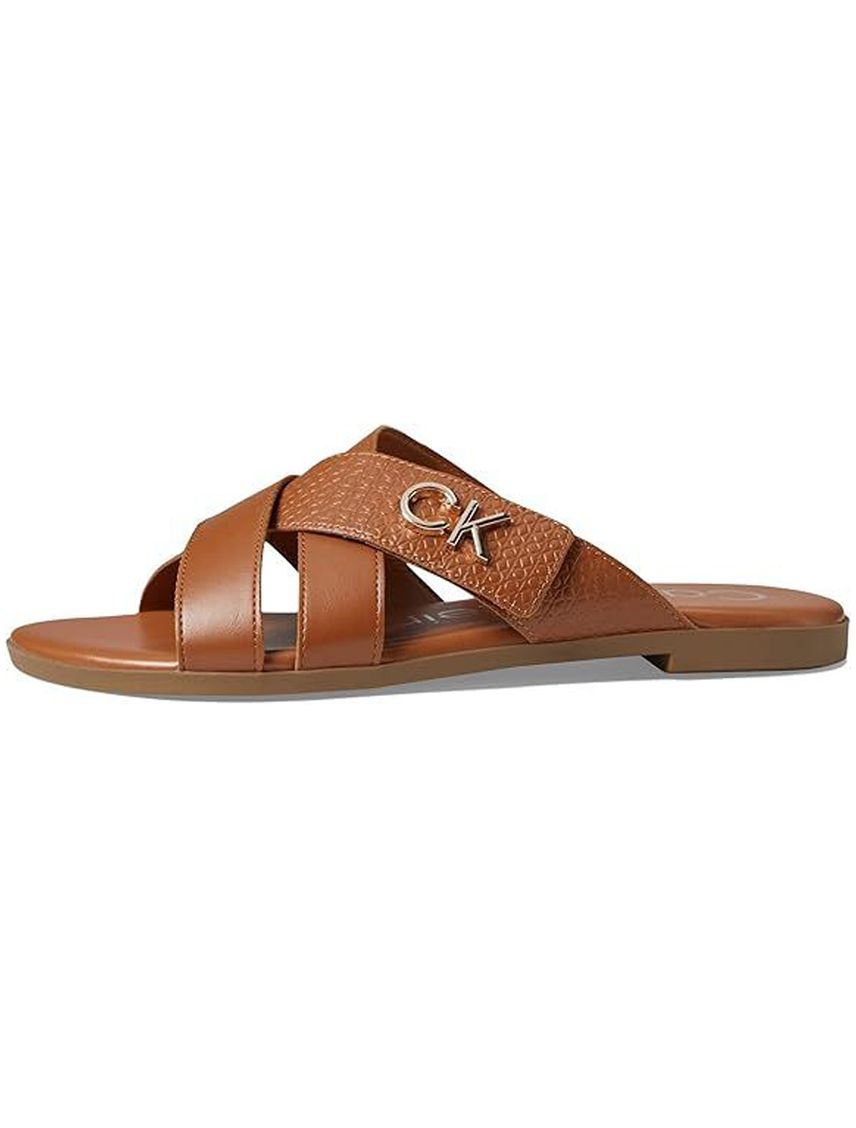 Sandalias chocolate con monograma metálico