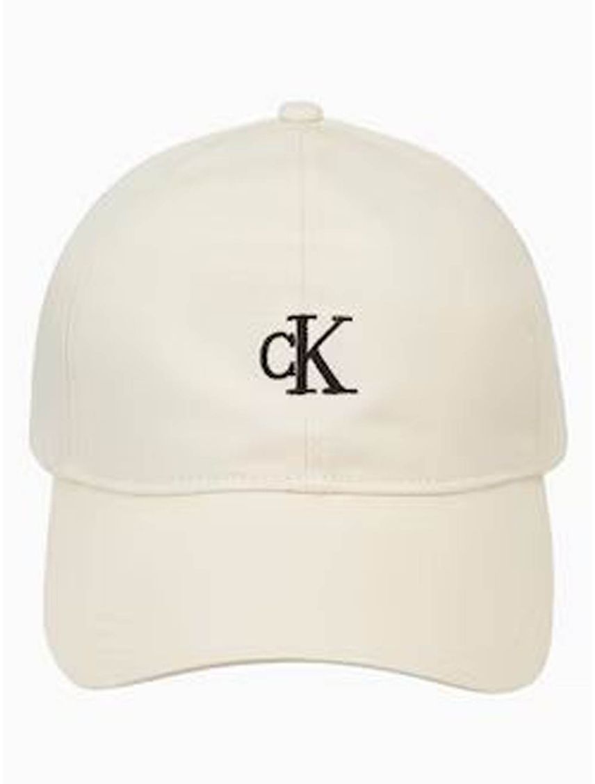 Gorra beige con monograma bordado