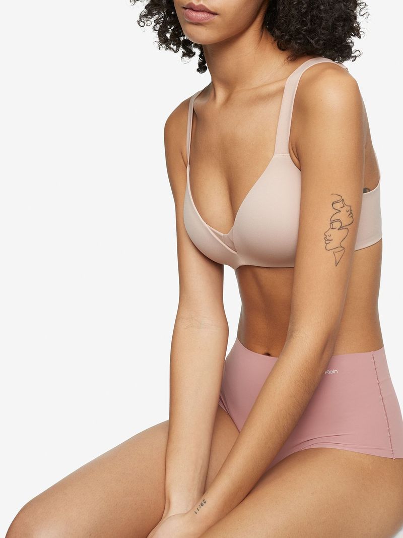 brassier-beige-con-copa-de-la-coleccion-effortless