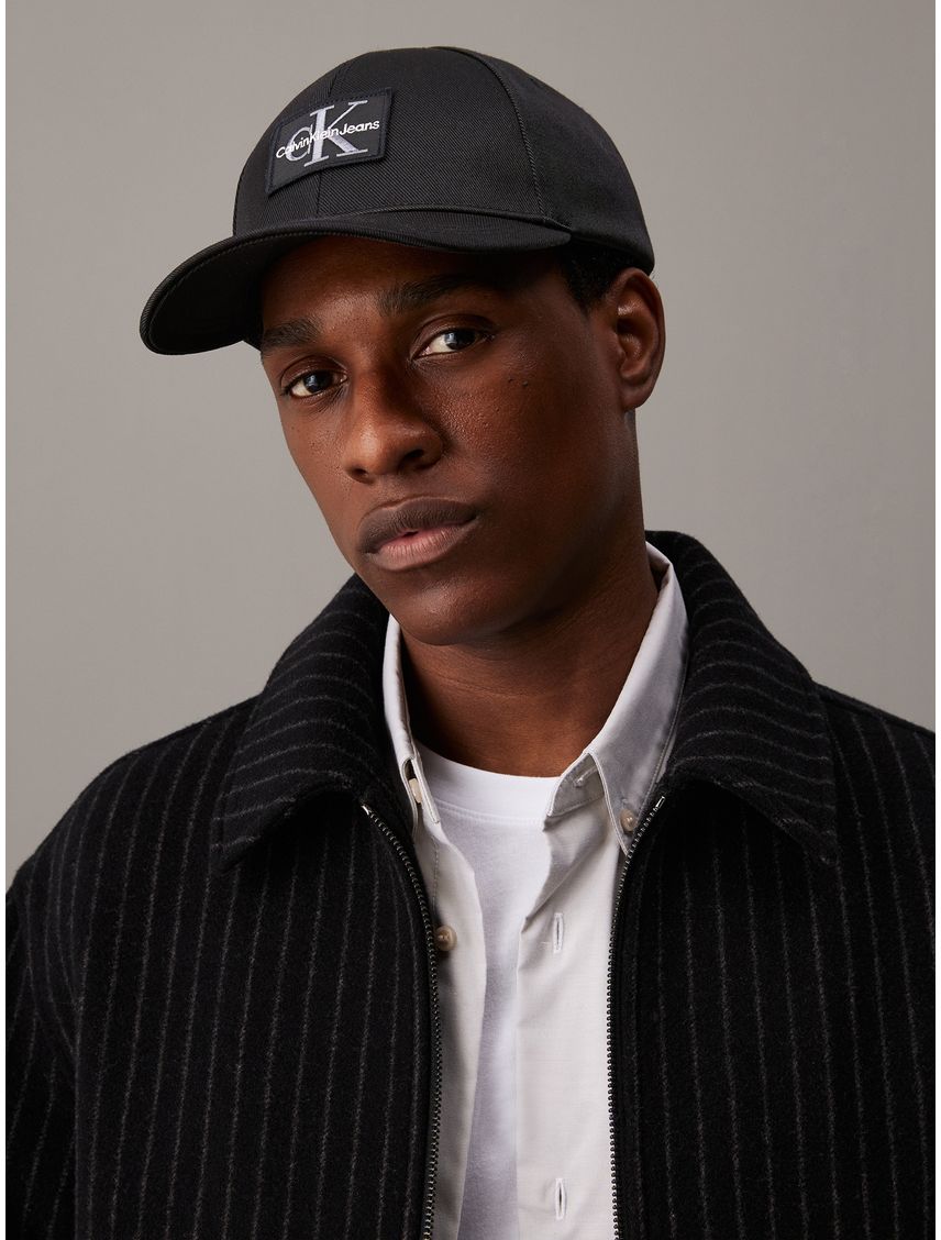 Gorra negra de sarga con cálida felpa