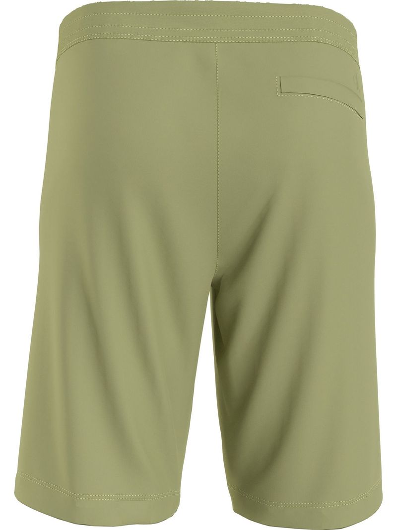 short-verde-con-cinta-distintiva-en-los-laterales