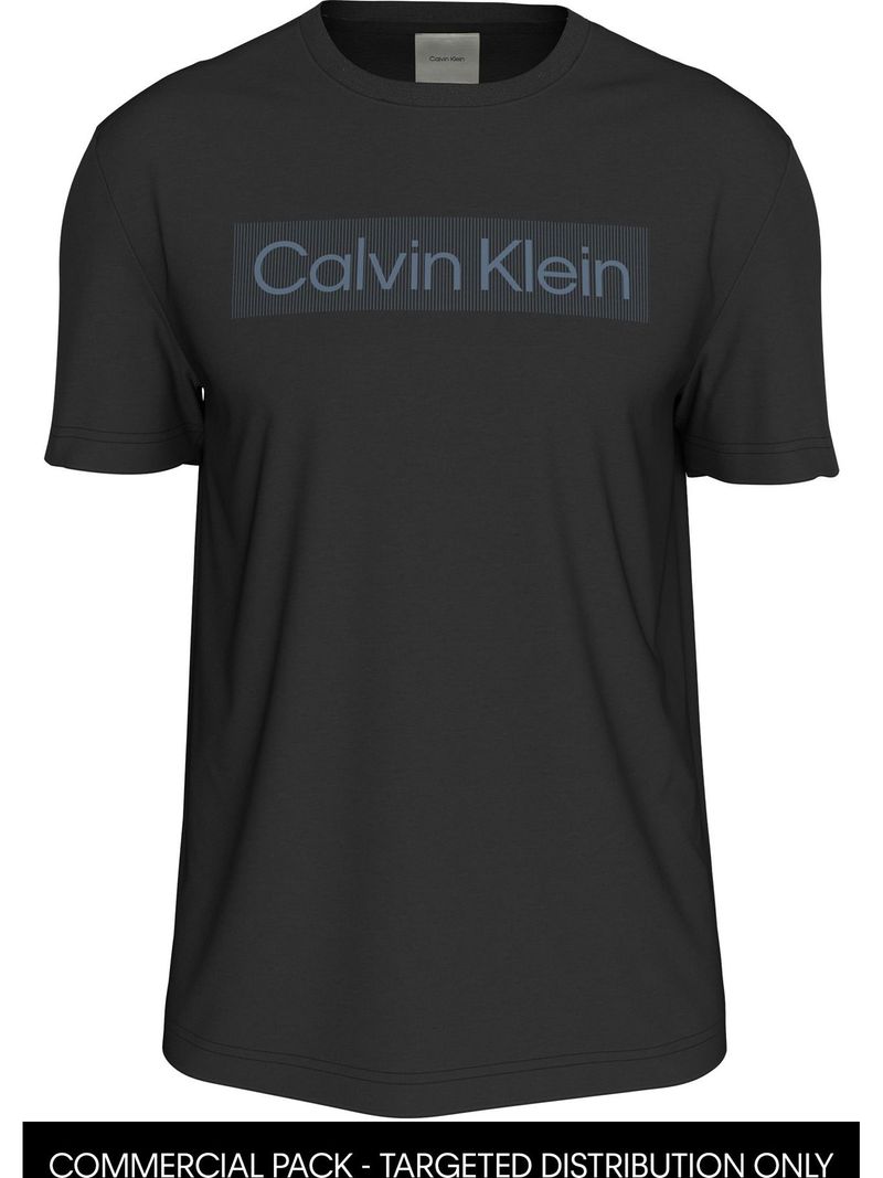 camiseta-negra-logo-en-caja