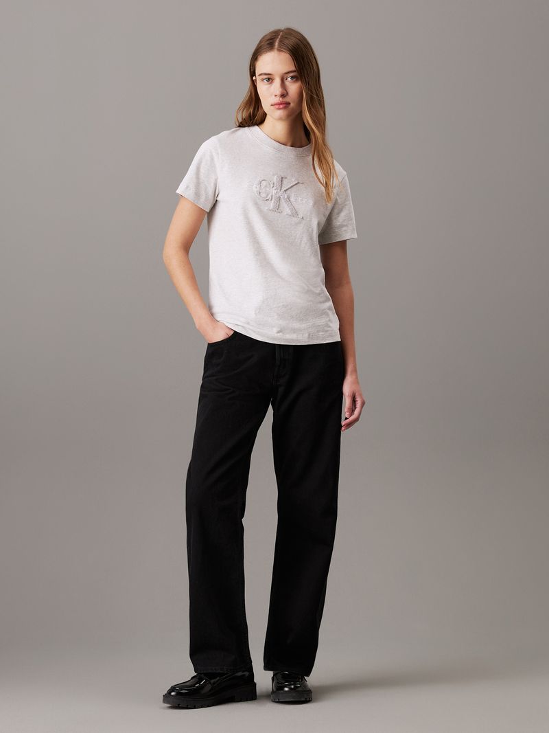 camiseta-gris-chenilla-monograma