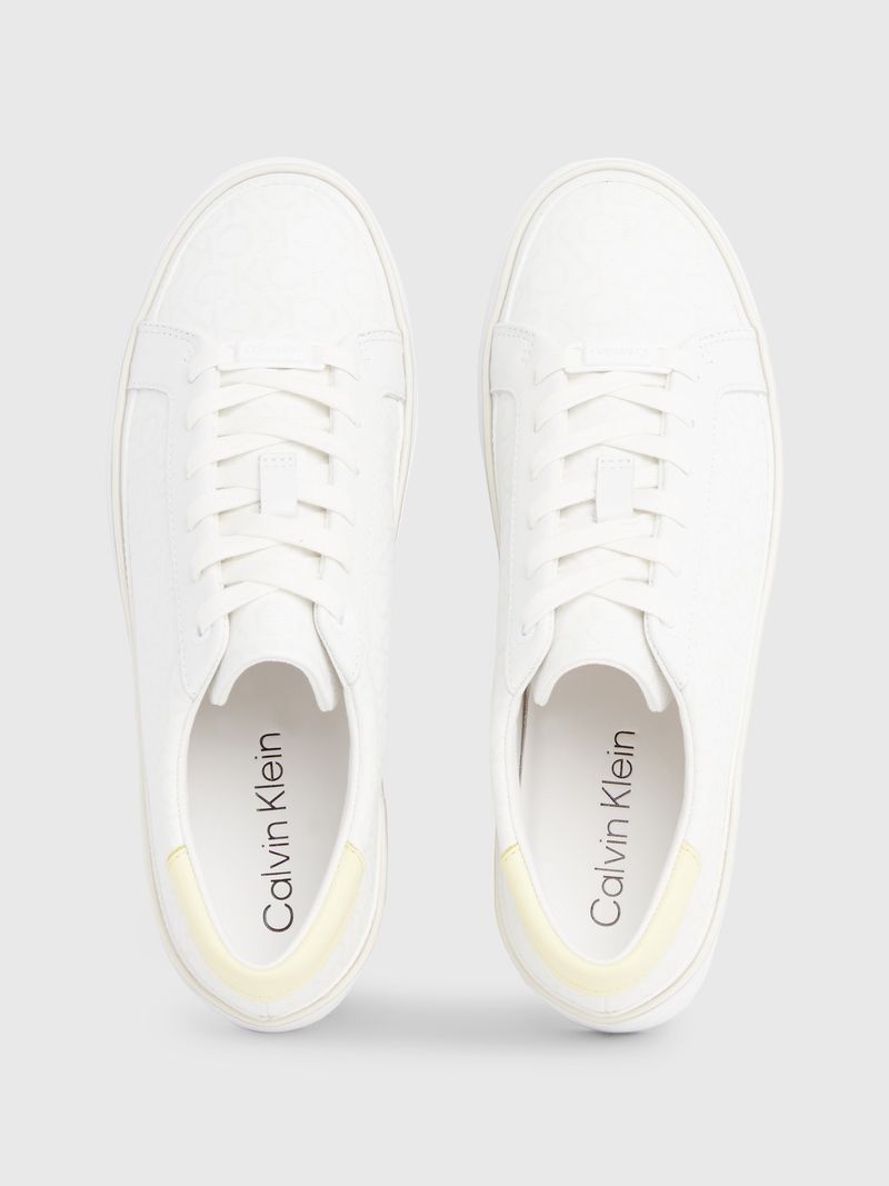tenis-blanco-blanco-con-plataforma-y-monograma
