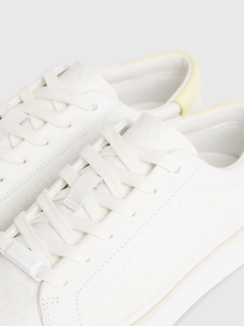 tenis-blanco-blanco-con-plataforma-y-monograma