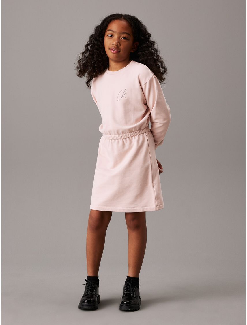 Vestido rosado estilo saco con logo para niña