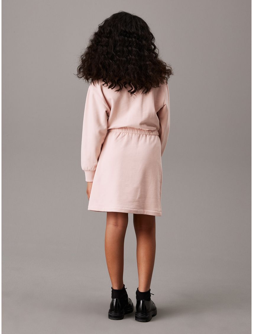Vestido rosado estilo saco con logo para niña