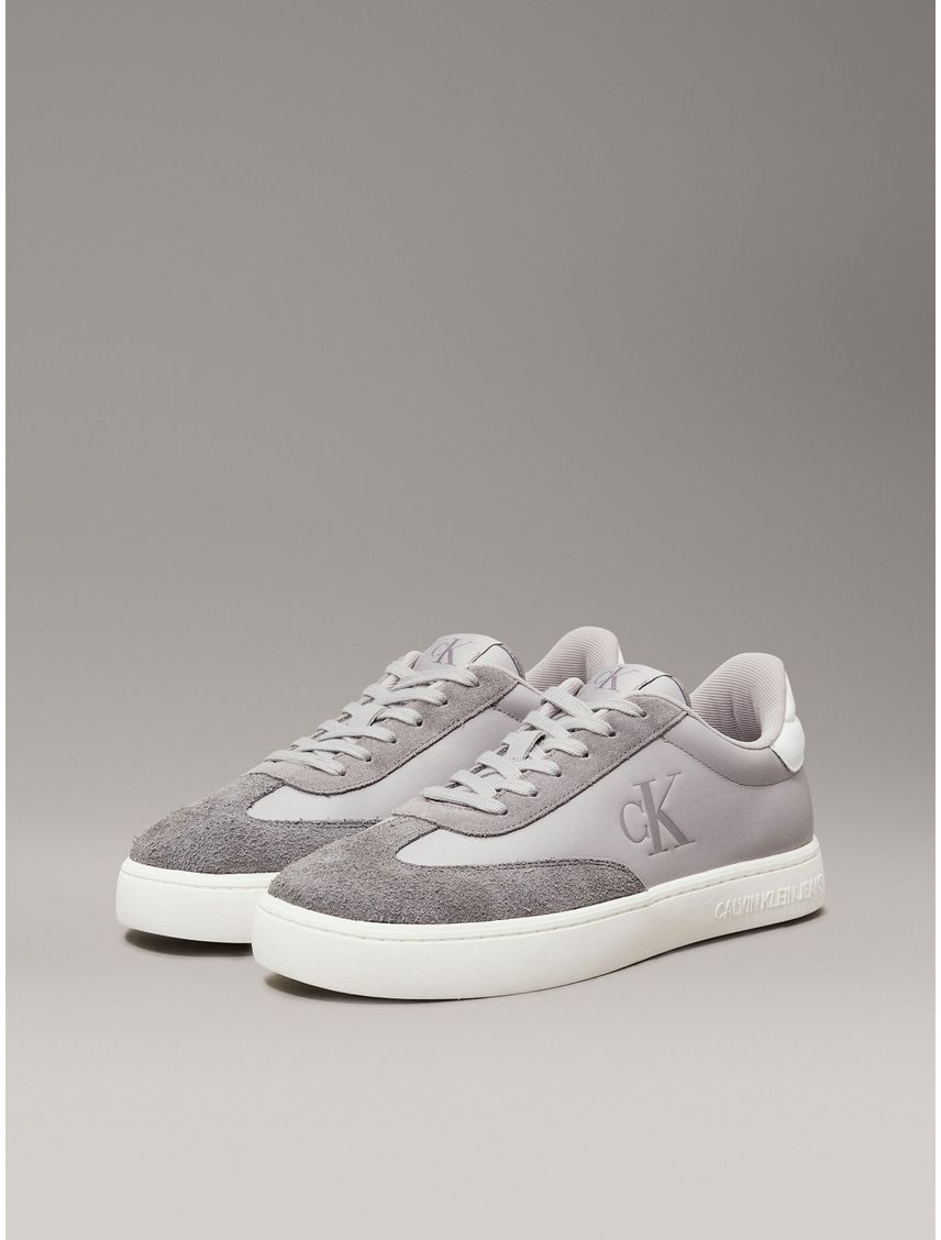 Tenis gris classic de cuero