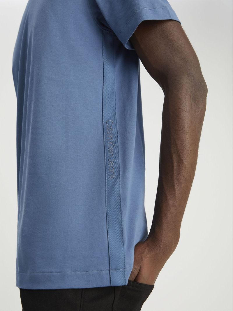 camiseta-azul-logo-en-la-cinta