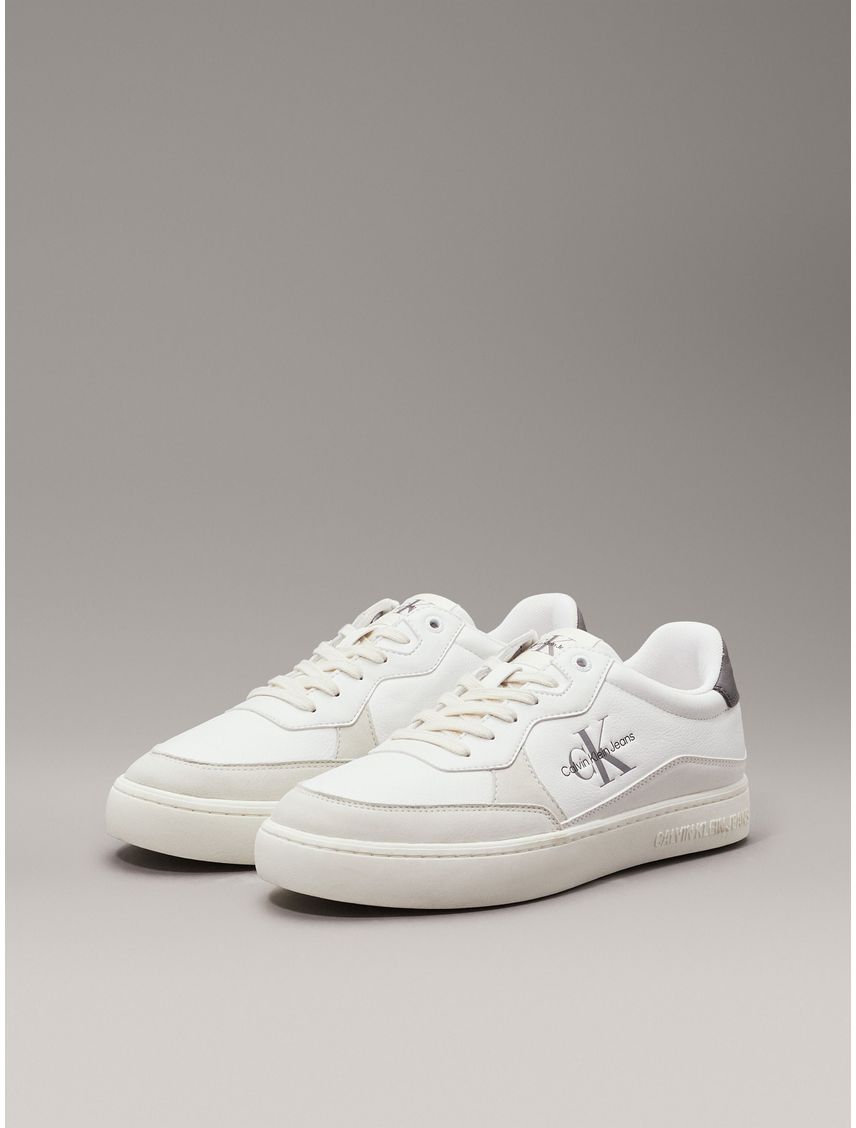 Tenis blanco de cuero