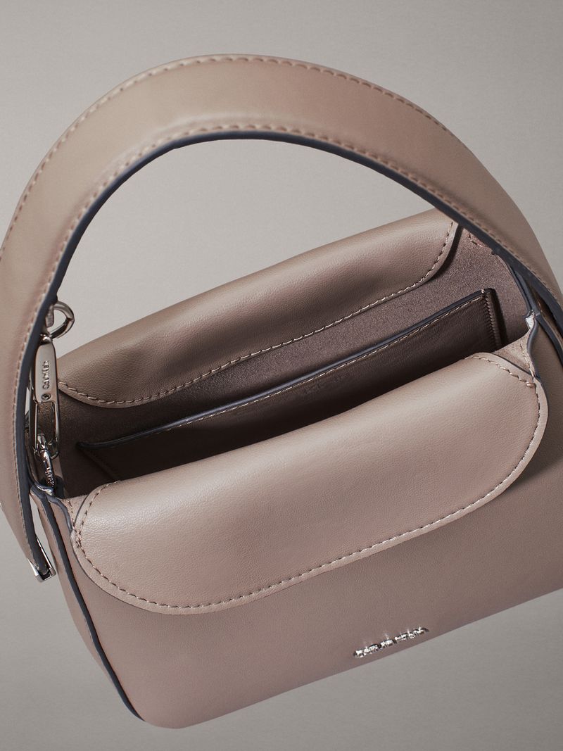 bolso-gris-mano-pequeno