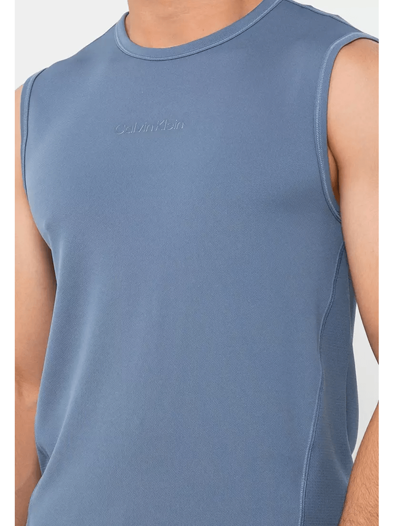 camiseta-azul-deportiva-moderna-para-hombre
