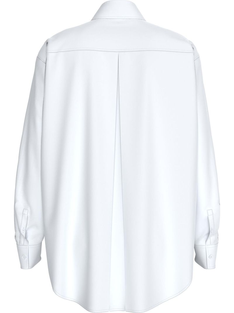 camisa-blanca-relaxed-con-bolsillo