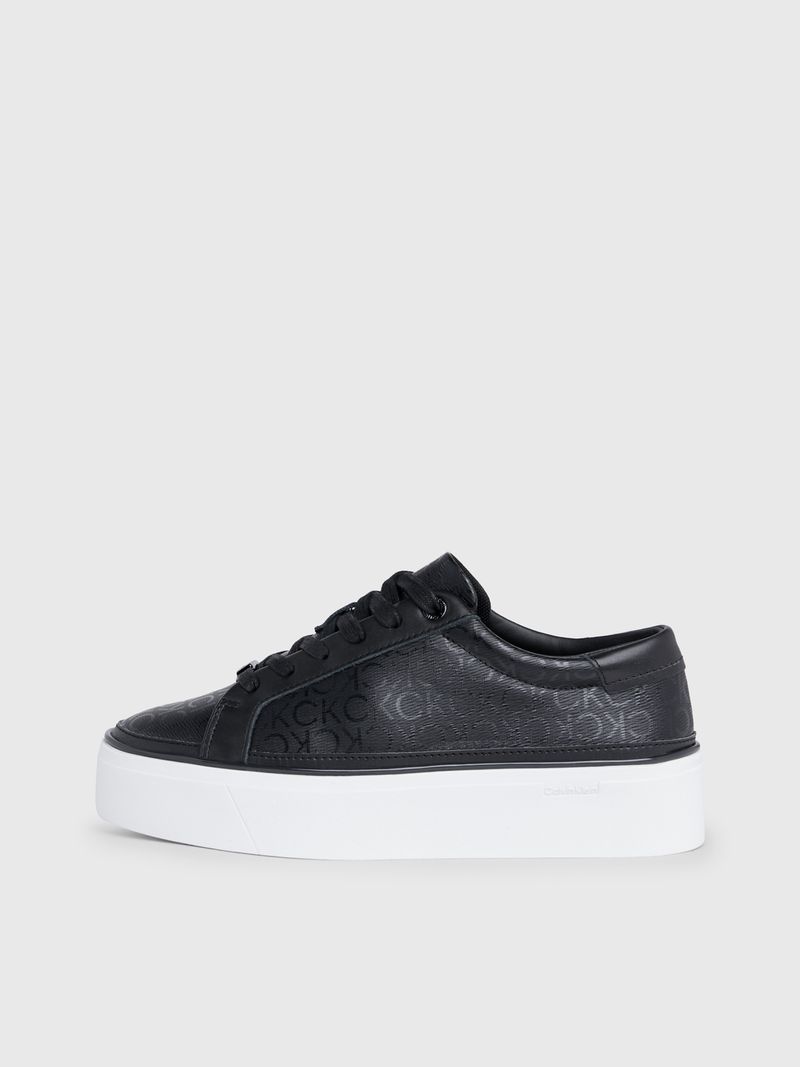 tenis-negro-negro-con-plataforma-y-monograma