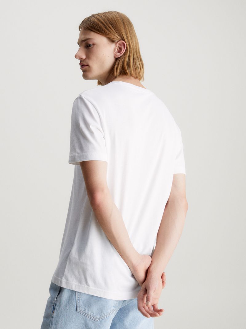 camiseta-blanca-con-monograma-meta