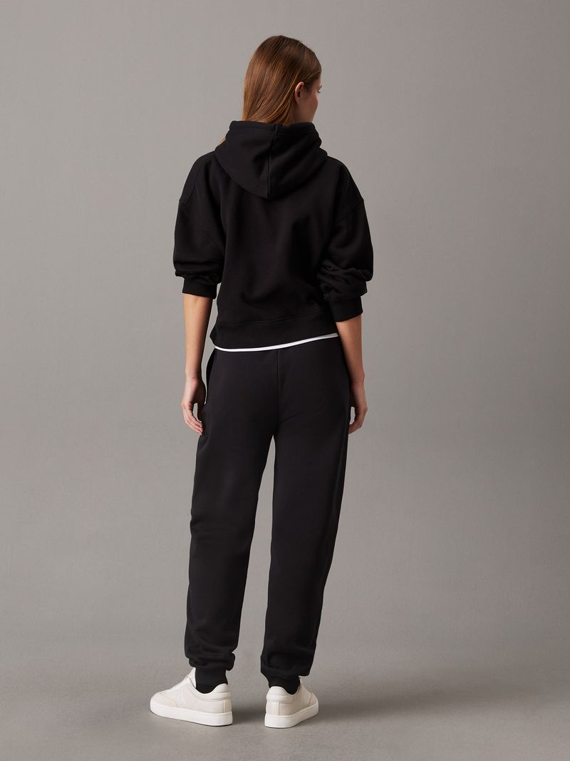 pantalon-negro-chandal-felpa-monograma