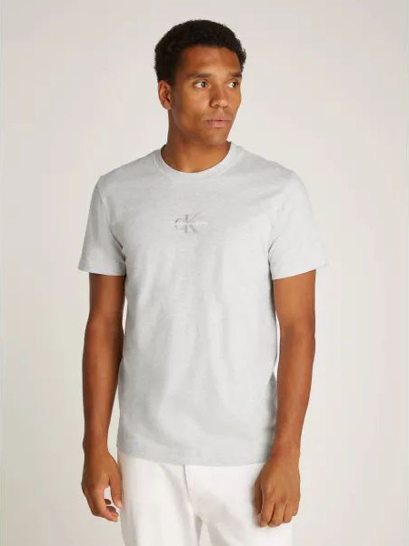camiseta-gris-monograma