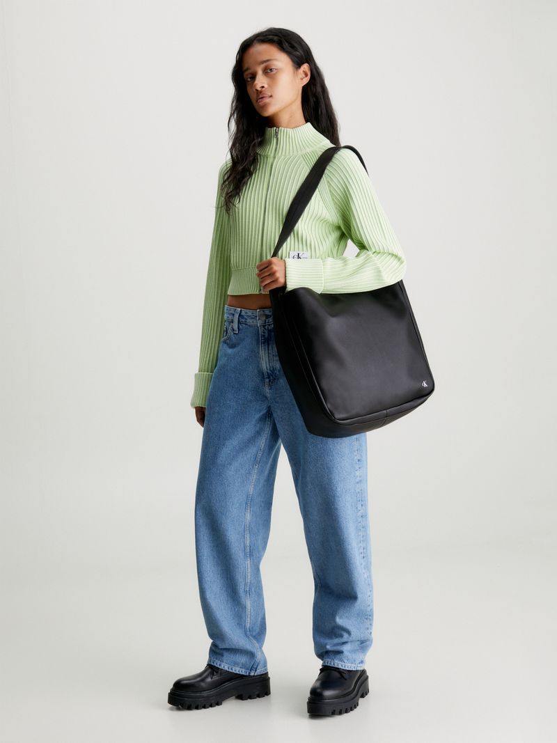 bolso-negro-tote-cuadrado