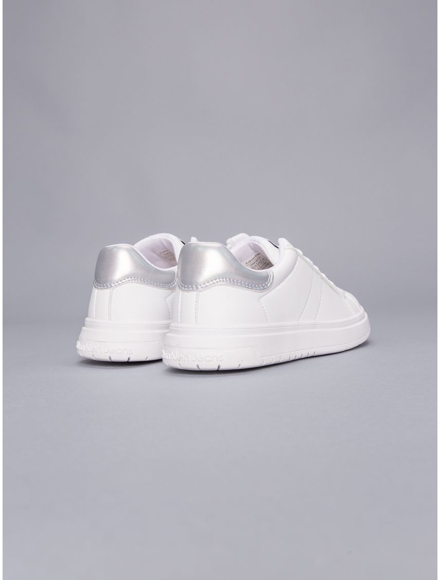 Tenis blanco con cordones para niña