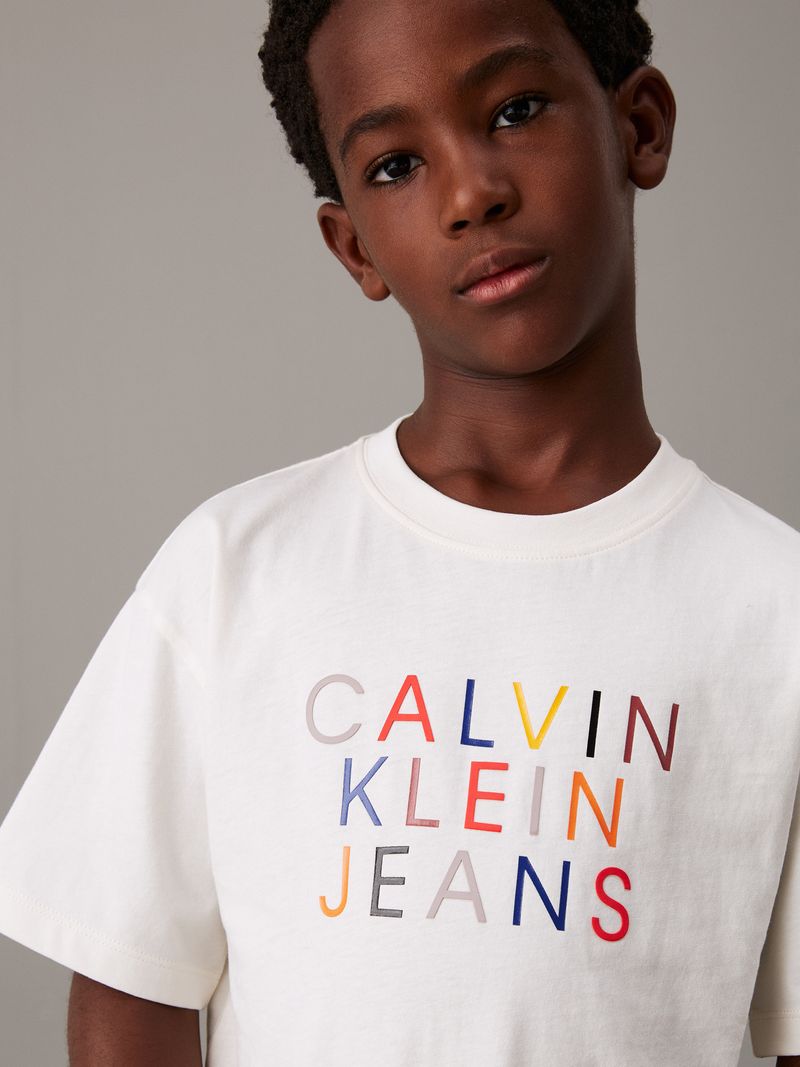camiseta-blanca-holgada-logo-para-nino