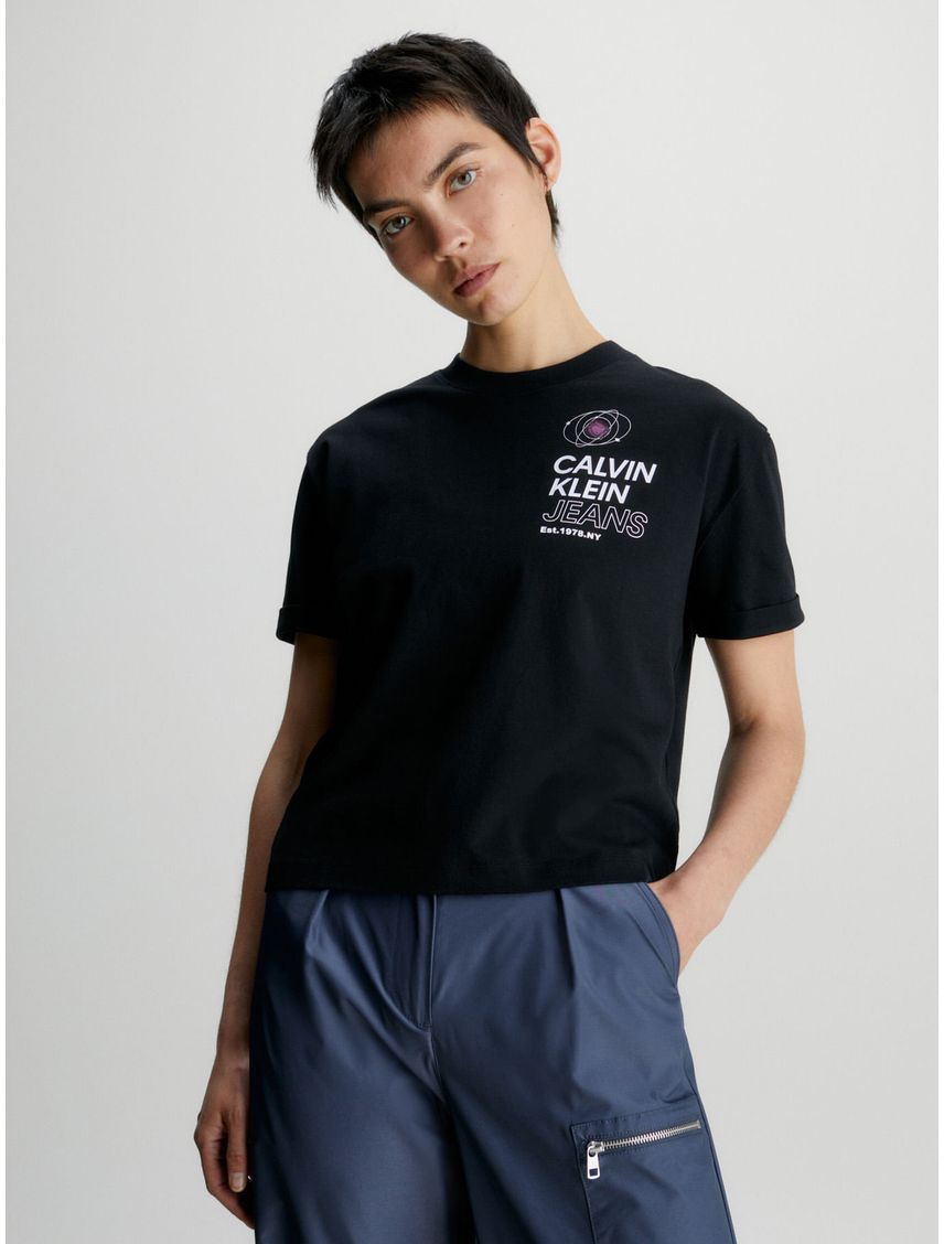 Camiseta Negro Relaxed Con Estampado En La Espalda