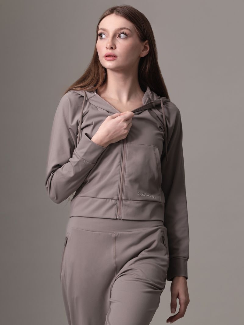 buzo-negro-deportivo-capota-suave-elastica