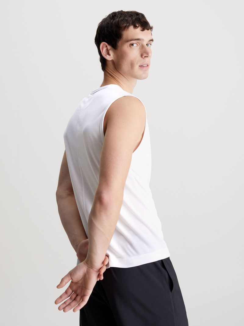camiseta-deportiva-moderna