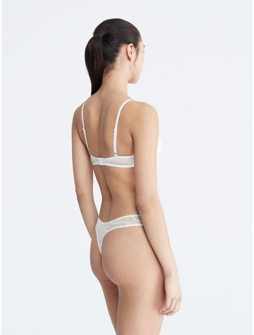 Pantie Blanco Tipo Tanga De Encaje