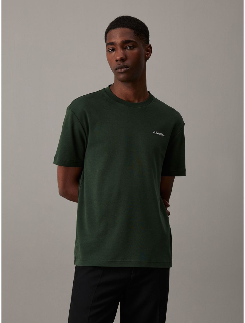 Camiseta verde con micro logo
