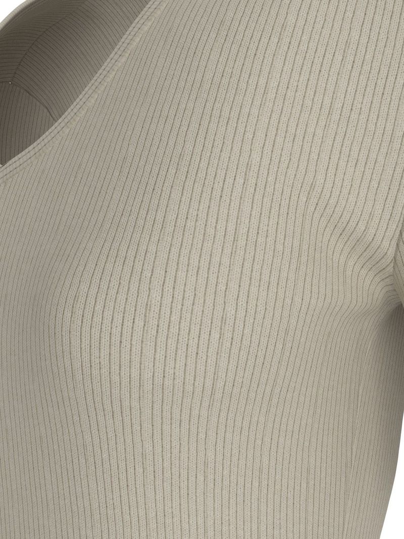 camiseta-gris-slim-canale-cuello-en-v