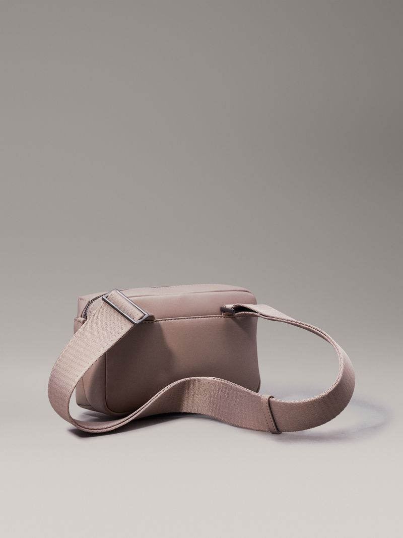 bolso-gris-cruzado-clean-essential