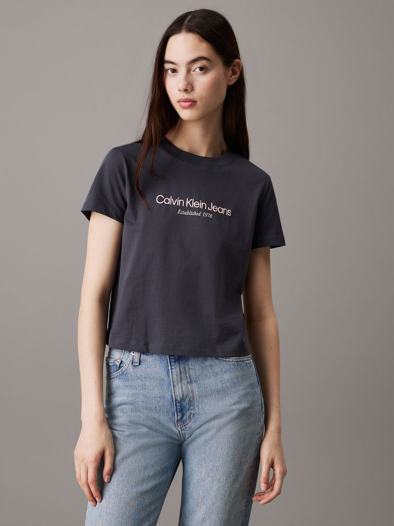 camiseta-negra-regular-logo-institutional