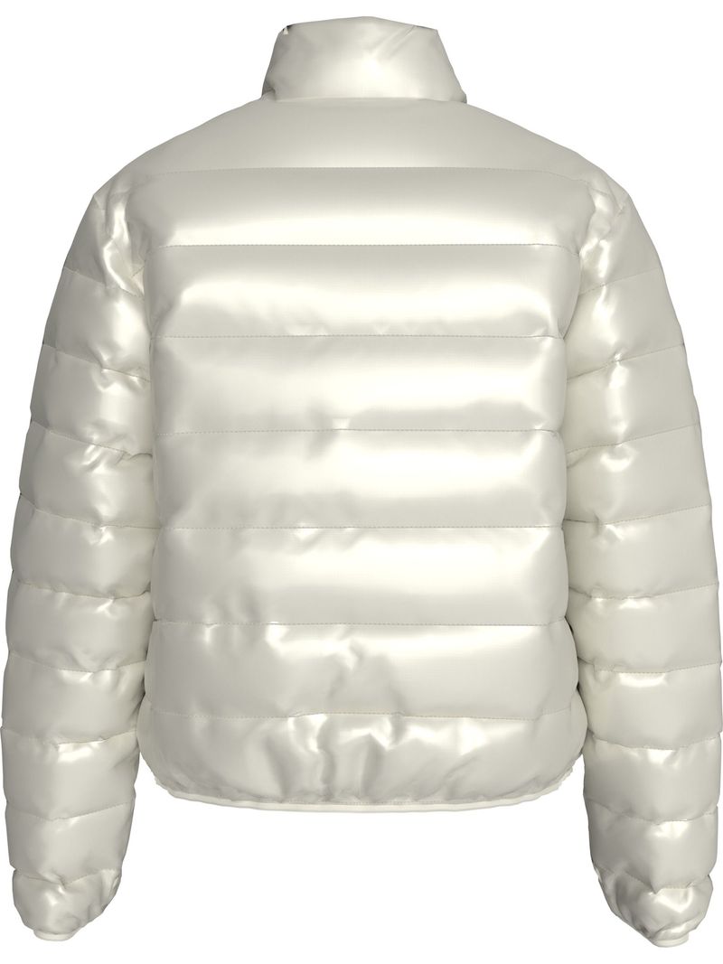 chaqueta-blanca-acolchada-plumon-brillo-ultraligero
