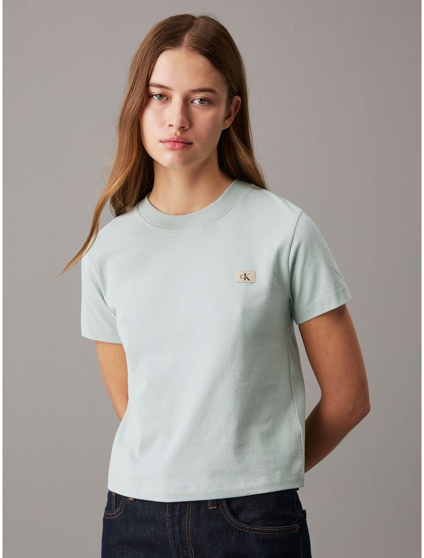 Camiseta multicolor con monograma e insignia