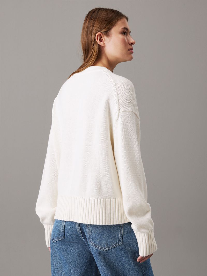saco-blanco-tejido-algodon-lana-logo-en-cuello