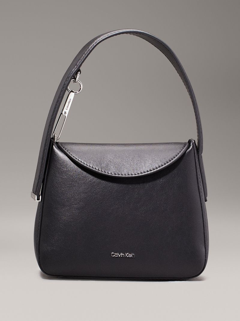 bolso-negro-mano-pequeno