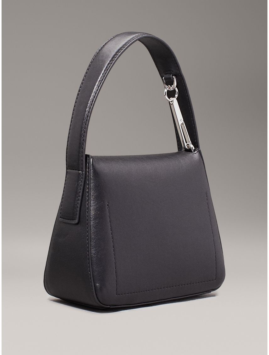 Bolso negro de mano pequeño