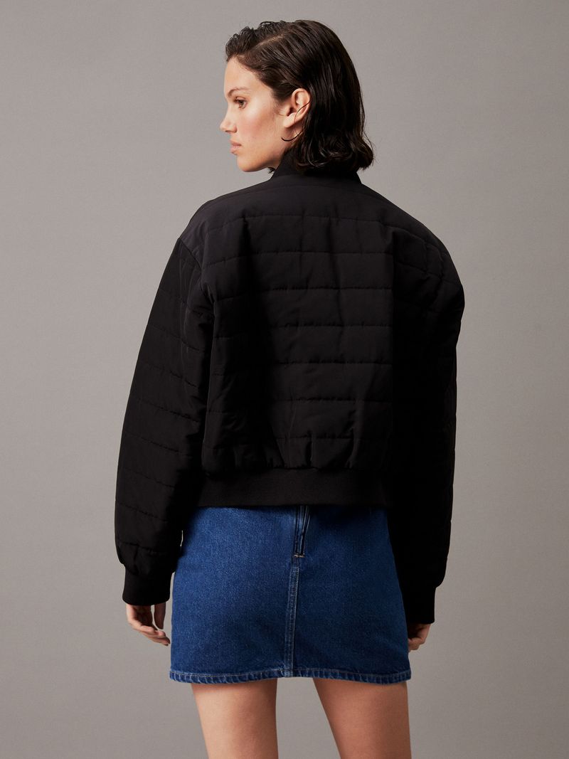 chaqueta-negra-bomber-acolchada
