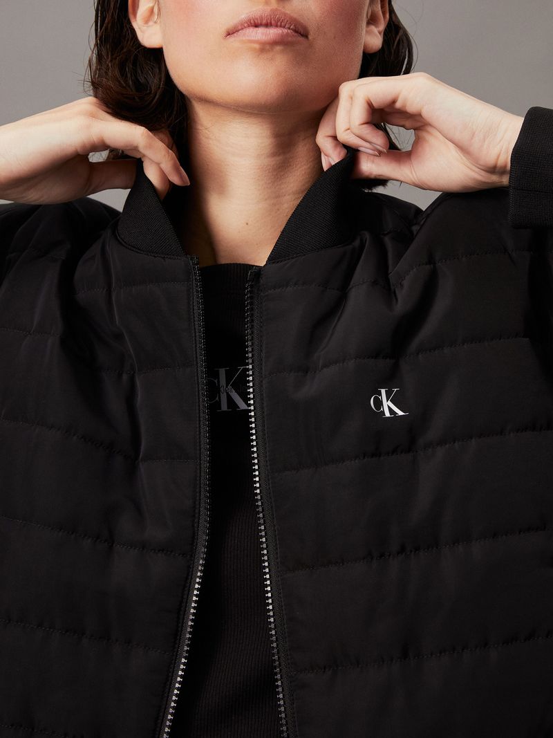 chaqueta-negra-bomber-acolchada