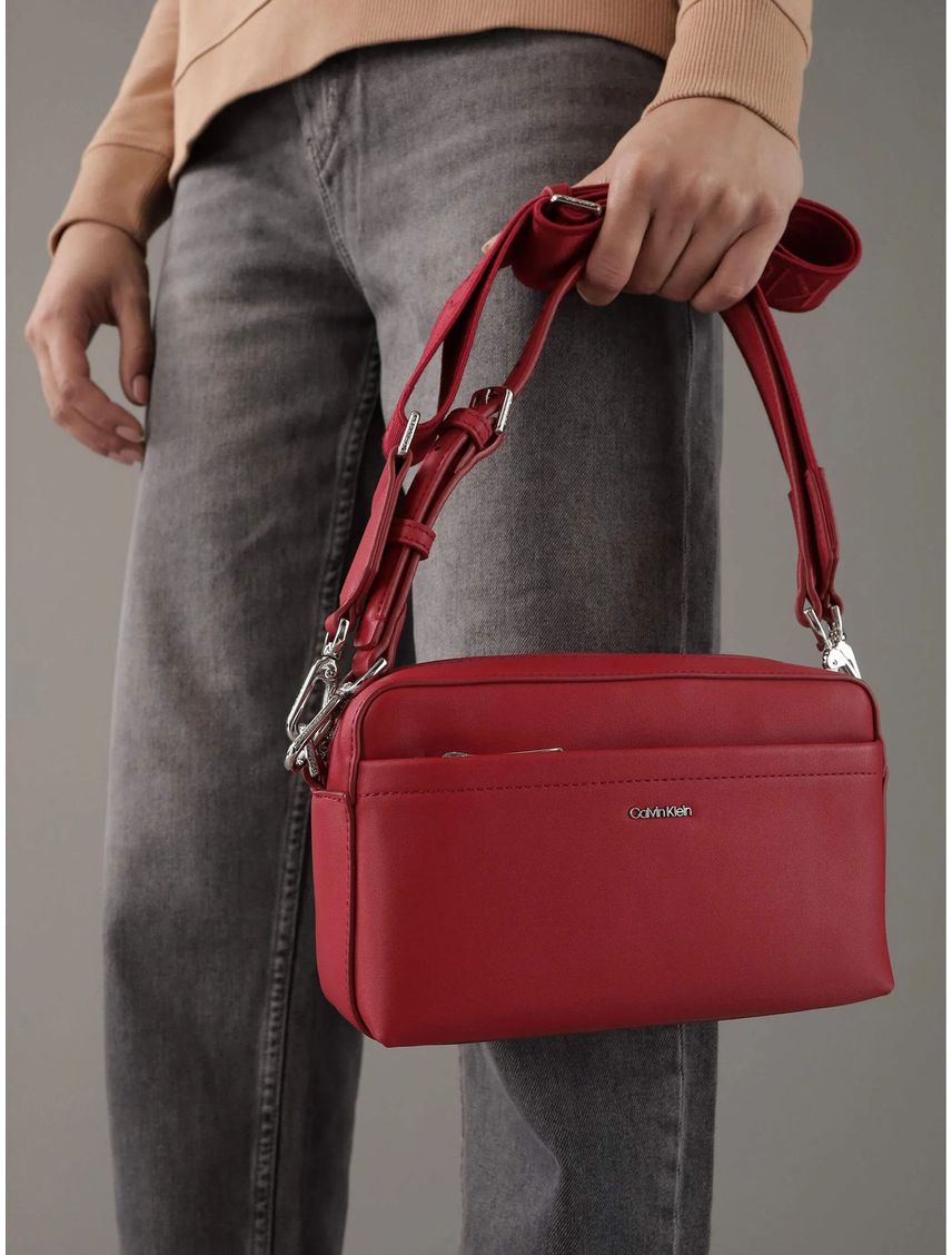 Bolso rojo cruzado convertible