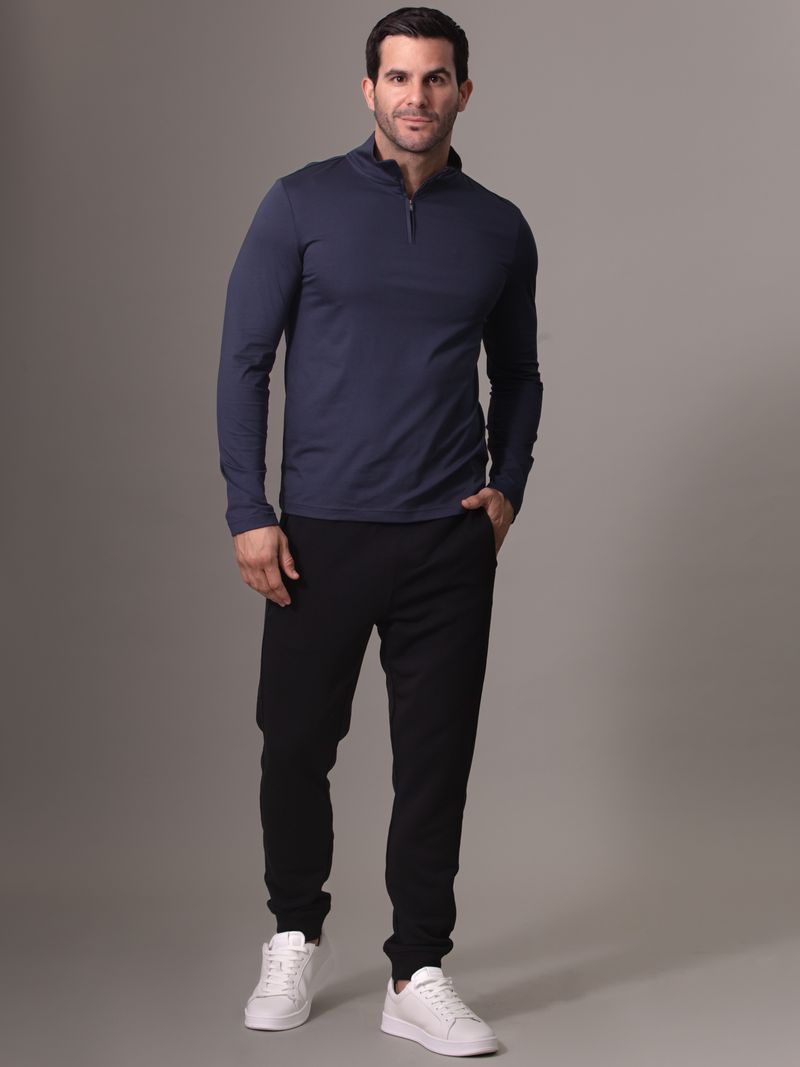 camiseta-negra-cuello-alto-media-cremallera