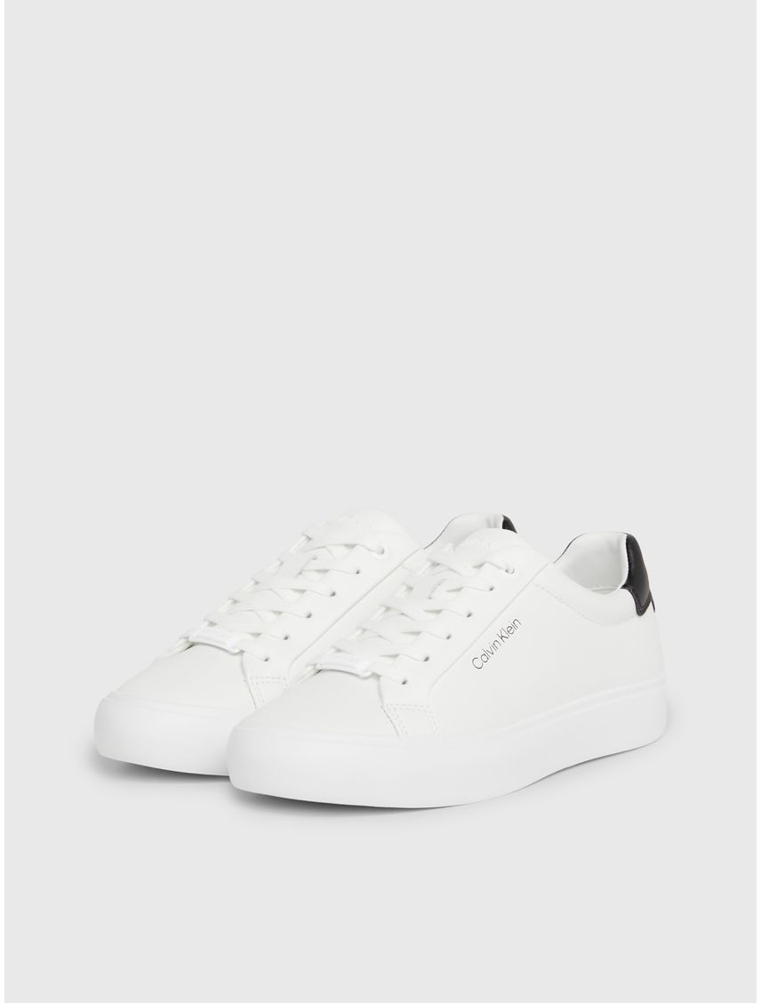 Tenis blanco vulcanizao e cuero