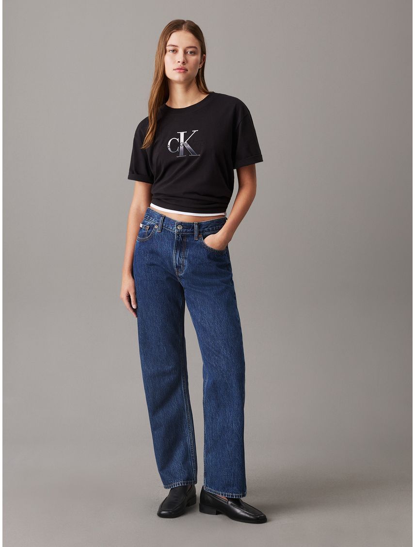 Camiseta negra holgada con monograma