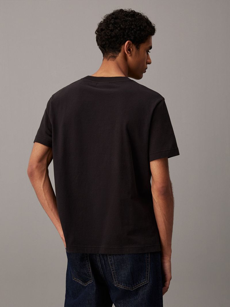 camiseta-negra-chenille-monograma